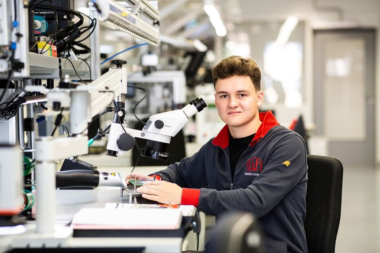 Ausbildender am Arbeitsplatz - Ausbildung: Produktionstechnologe (m/w/d)